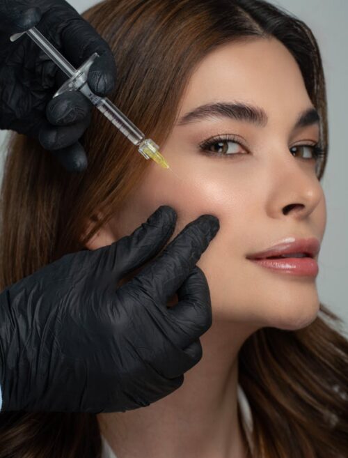 Jawline dolgu enjeksiyonu uygulaması - çene hattı estetik tedavisi